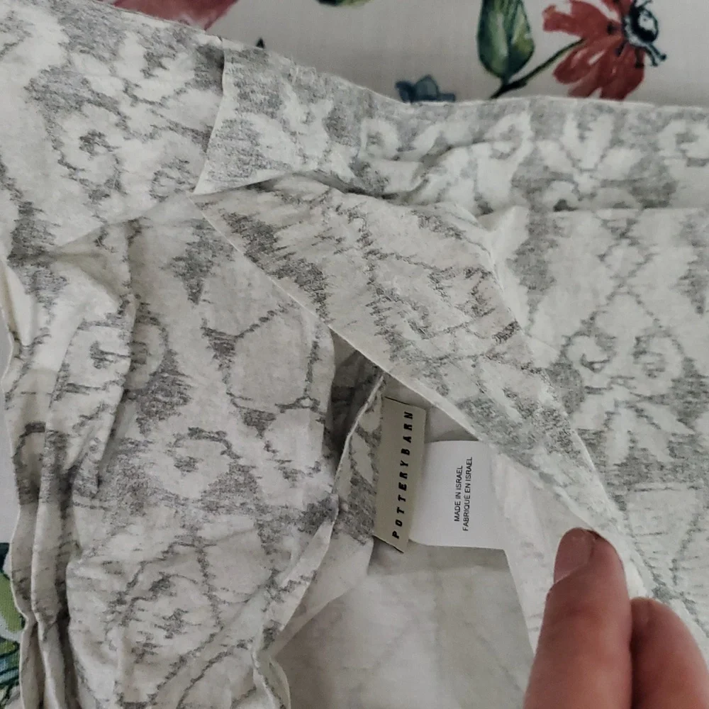 Pottery Barn White/Gray Cotton 2 Pillow Shams . 24
